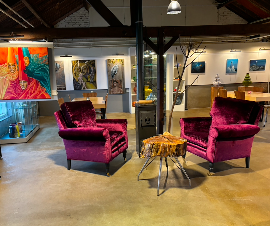 haardvuur, fauteuils, gezellig, kunst, schilderijen